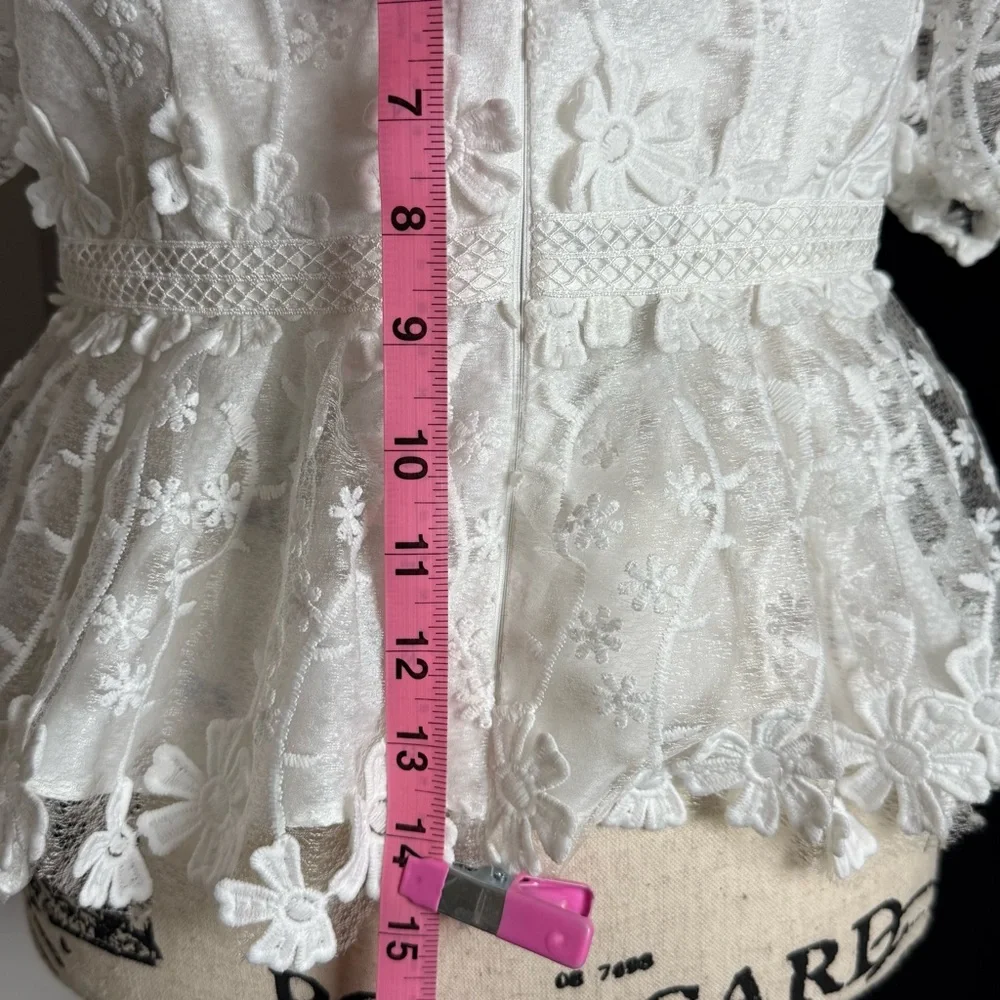 Endless Rose White Floral Lace Peplum Top‎ Puff Sleeve Size L NWT